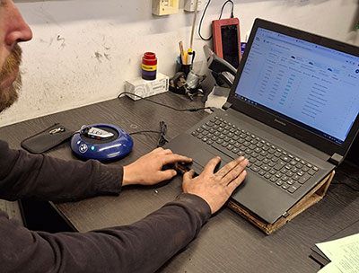 BMW desktop key reader